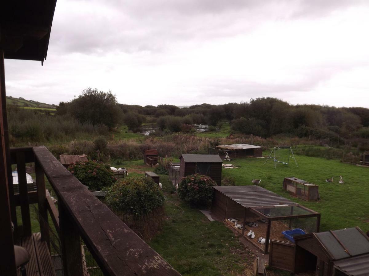 Marsh Water Ponds Fishery Villa Kidwelly Esterno foto
